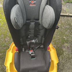 Diono Rainier tall back child seat w/ harness (in Des Moines) Rear-facing, forward facing, booster