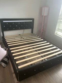Queen Size Black Upholstered Platform Bed Frame with Headboard & Footboard – Great Condition