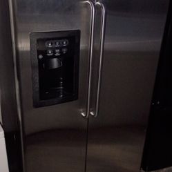 GE  Side By Side Refrigerator 