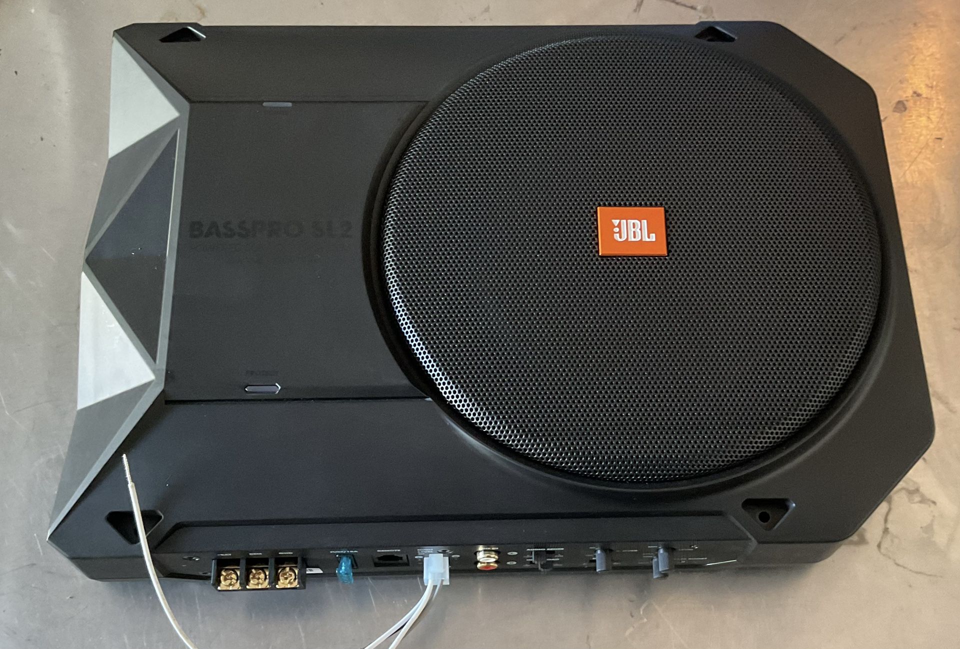 JBL BASSPRO SL2