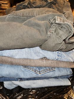 MENS LEVI'S  AERO OLD NAVY 6 PAIRS 42X30. $40 FOR ALL 6