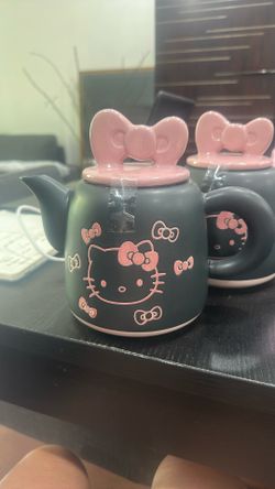 Hello Kitty Tea Pot NEW