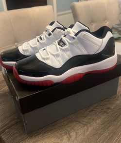 Air Jordan 11 Low Concord Bred