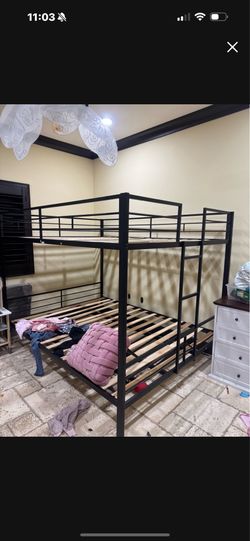 Queen size bunk bed cheap come get it