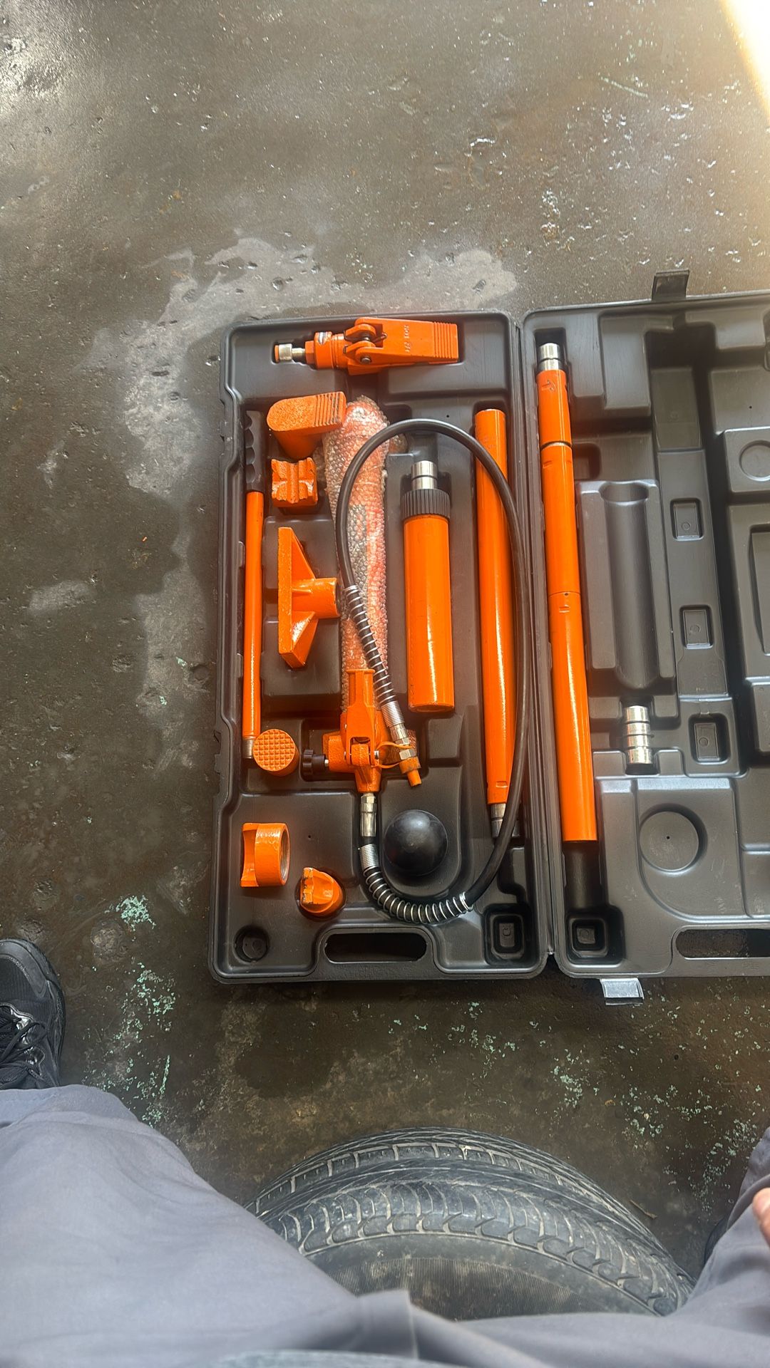  VEVOR 10 Ton Porta Power Kit Hydraulic Ram with Pump Car Jack with 4.6 ft/1.4 m Oil Hose Bent Frame Repair Tool with Storage Case for Automotive Gara