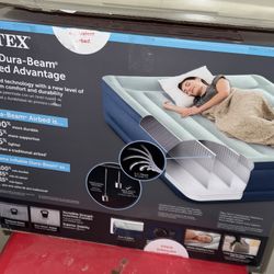 Queen Airbed Mattress Intex 18" Midrise W/Internal Pump & Built in Pillow (used)