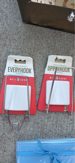 Well & Good Everyhook and Upperhook Gel Grip Lock Set