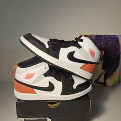 Size 2y - Kids Jordan 1's - $85