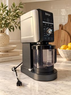 Ninja CREAMi Deluxe Ice Cream Maker – Excellent Condition