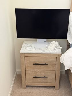 LG ultra gear 32” 32GS95UV-W  gaming monitor