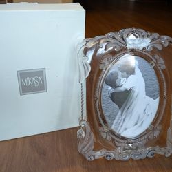 Micasa Oval Picture Frame