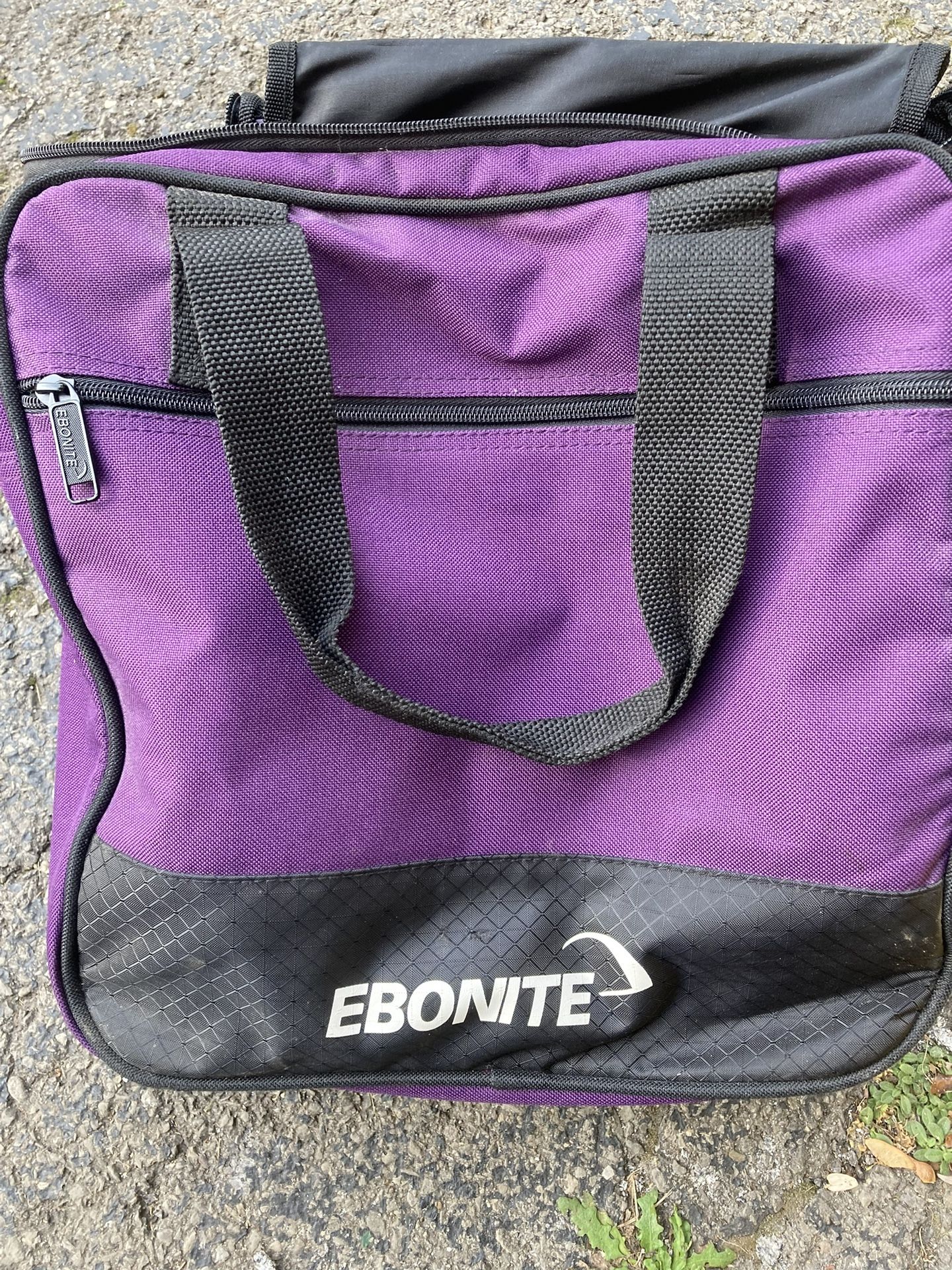 ATTENTION LADY BOWLERS: BOWLING BALL, SHOES AND CARRY BAG