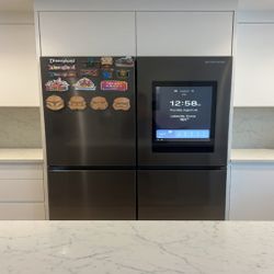 Samsung - 23 Cu. Ft. 4-Door Flex Counter Depth Smart Refrigerator with Family Hub - Black Stainless Steel – Lancaster, CA