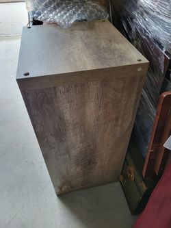 Book Shelf With Box