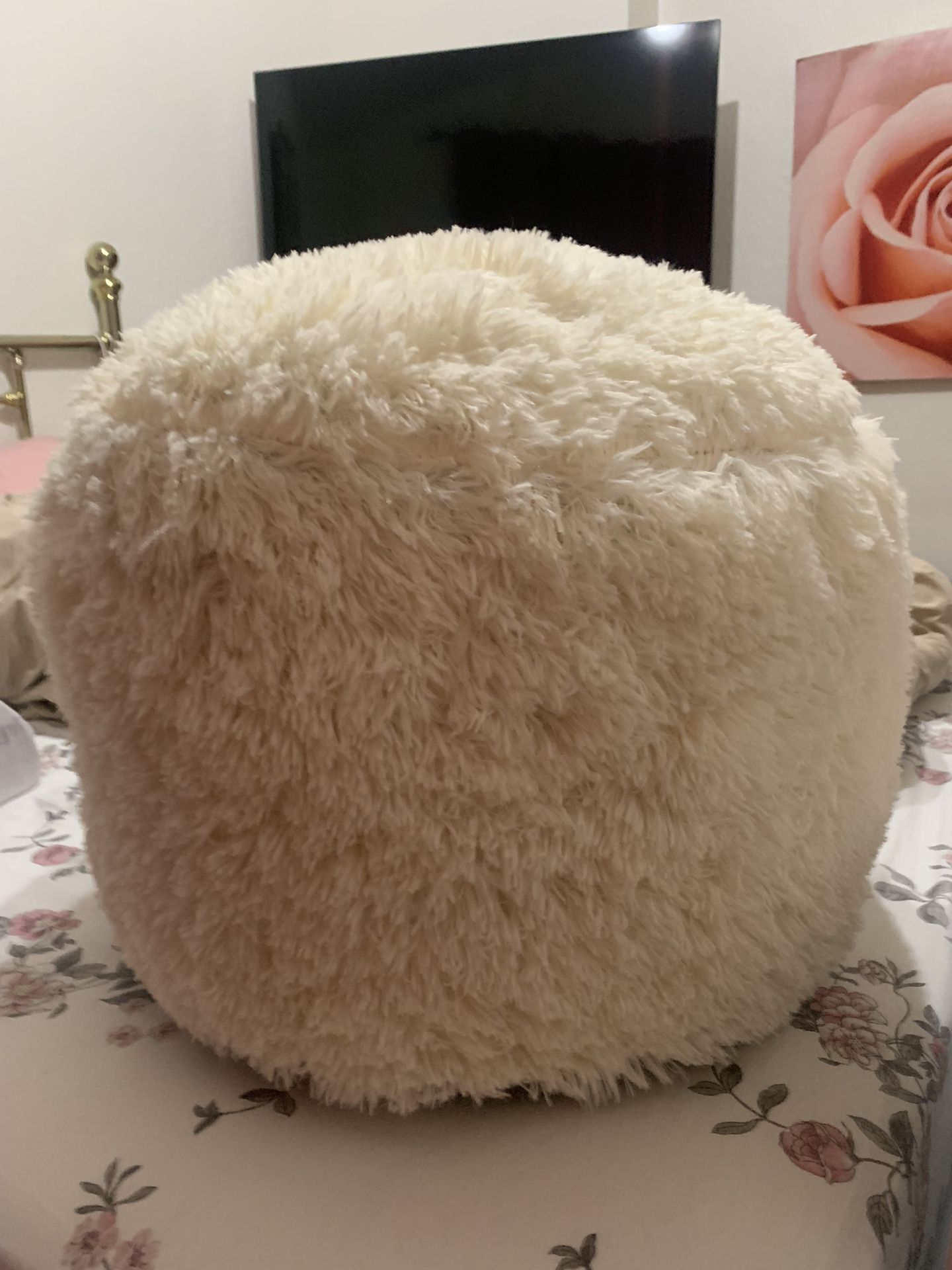 White Pouff (ottoman)