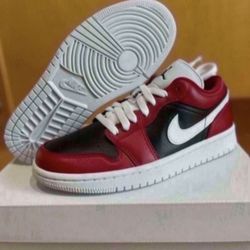 Nike Air Jordan 1 Low Chicago Flip Gym Red White Black Womens Size 7 Brand New 
