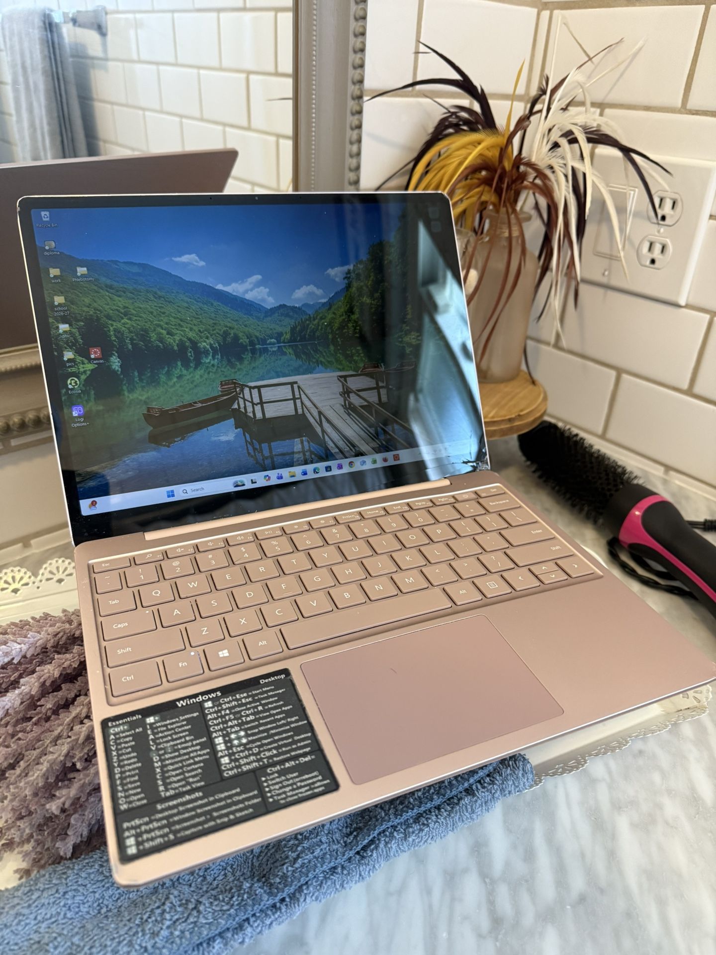 Microsoft Surface Laptop Go 1943 Core i5-1035G1 1GHz 8GB RAM