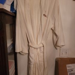 Trump Taj Mahal Robe White One Size Like Brand New