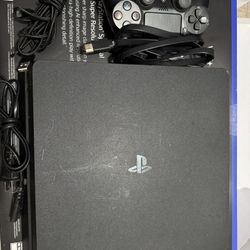 PS4 Slim 