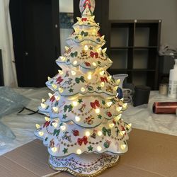 Danbury Mint VINTAGE Porcelain Christmas Tree