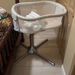 Halo Bassinet Swivel sleeper