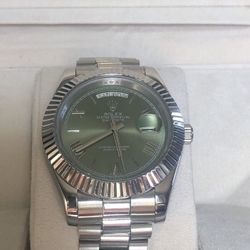 Beautiful Mens Dress Watch