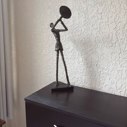 Statue