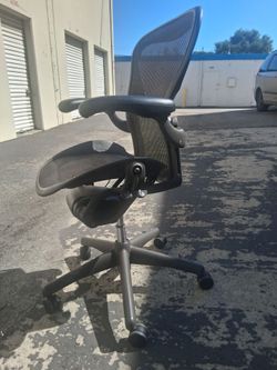 Aeron chair herman miller B with all functions