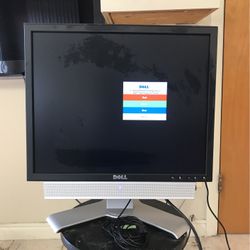 19 Inches Dell Monitor With Speaker 