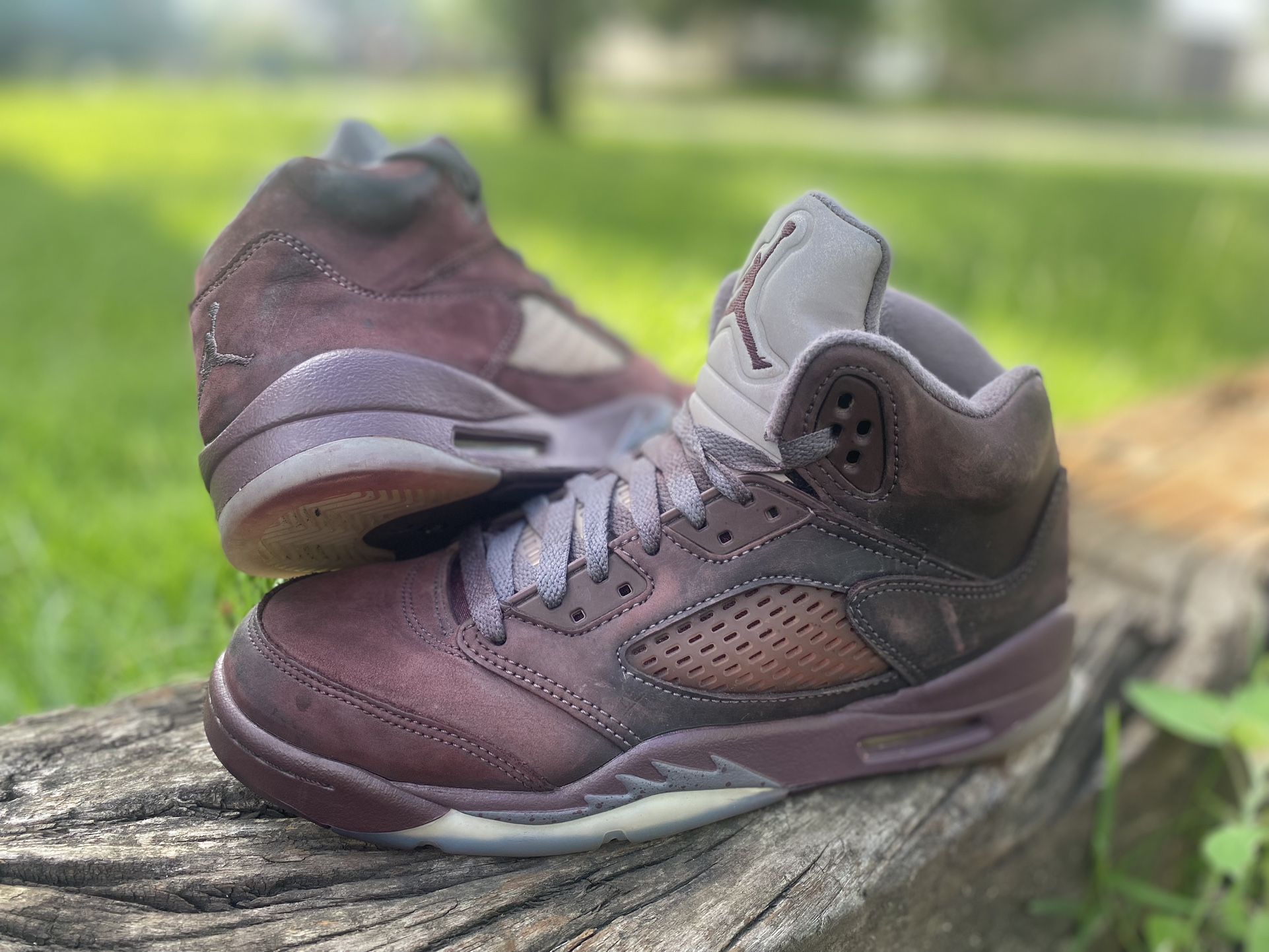 Air Jordan 5 burgundy Size 6.5Y ( pick up only) $25 FIRM