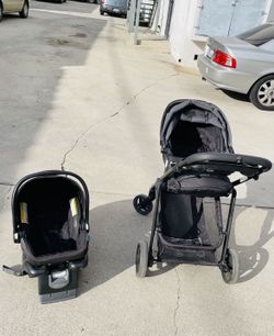 Graco stroller with bassinet And Car seat base