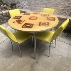 Art deco round Dining table & 4  chairs. 