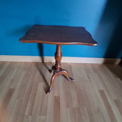 Tilt Top Table 