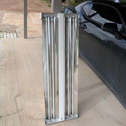 Lampara 48”  4 Focos  $15.00