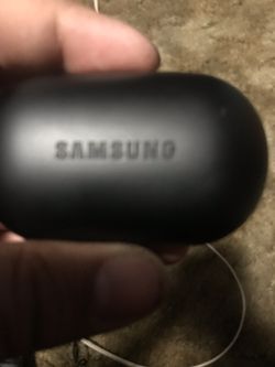 Samsung wireless earbuds