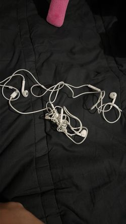 2 pairs of Apple Earpods (One lightning One AUX)