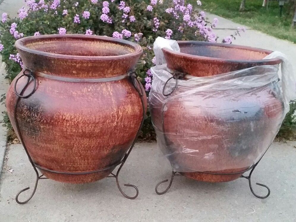 Flower Pots/Planters