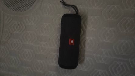JBL flip essential
