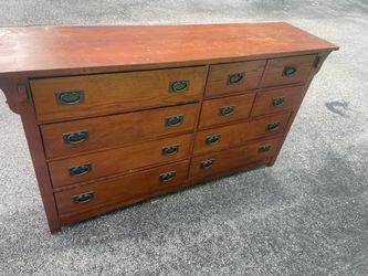 Dresser