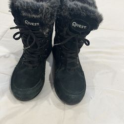 Quest Women’s Snow Boots Size 6