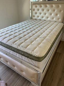 Queen Size Mattress Pillow Top New