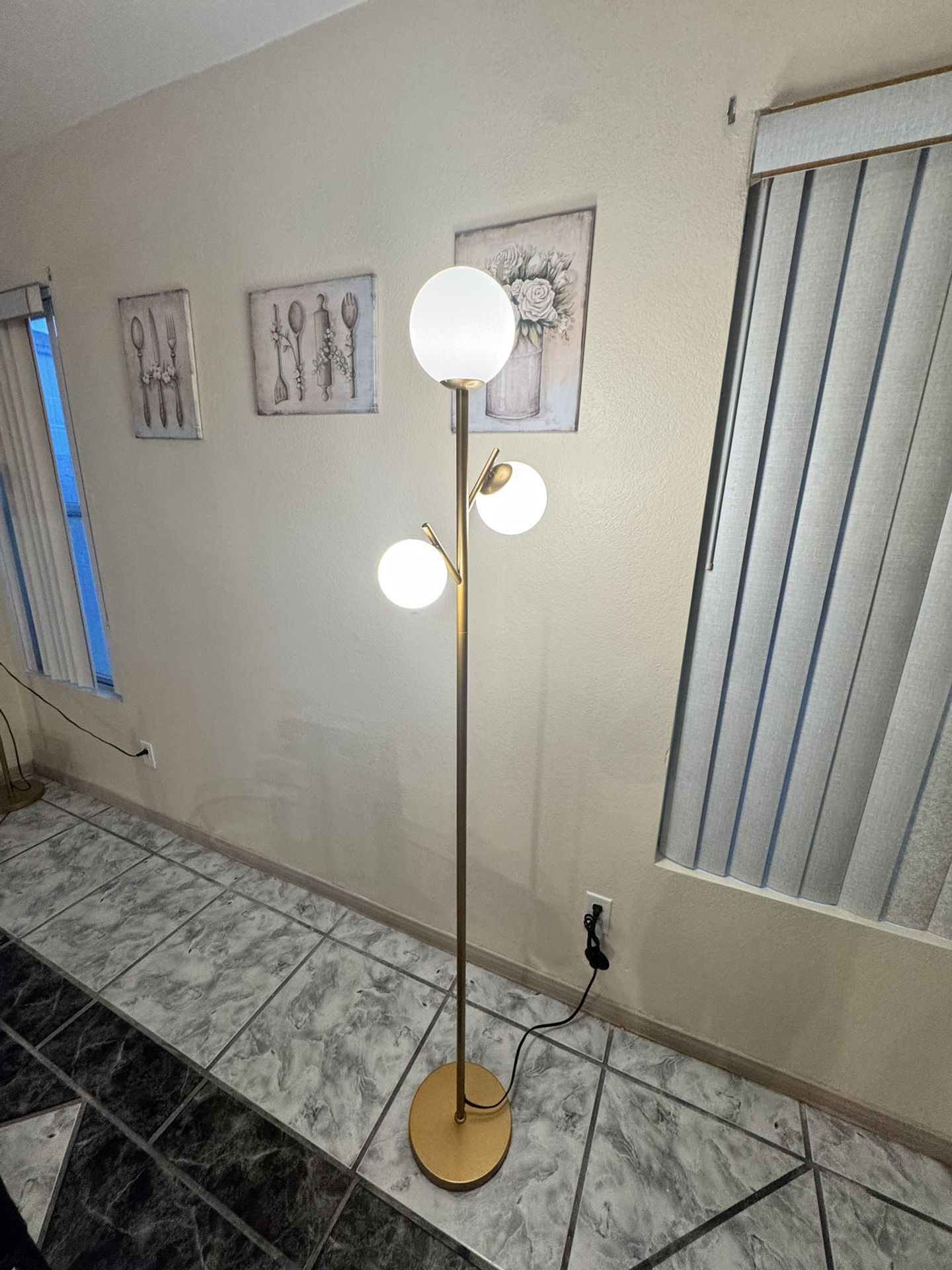 Floor lamp