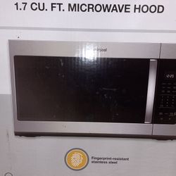 Whirlpool Microwave Black 1.7 CU.FT.