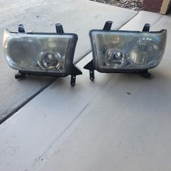 Toyota Tundra Headlights 
