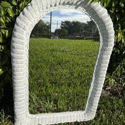Palm Beach Regency MCM 36 X 24 Arched White Wicker Mirror. Great In Hall Above Console Table, Above Dresser Or Bathroom Vanity $45. Wicker Stool $25.