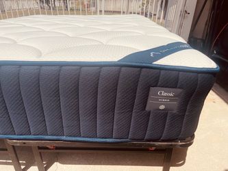DreamCloud Queen Adjustable Base – Like New