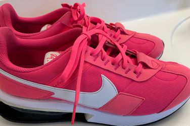 Women s Nikes 11.5