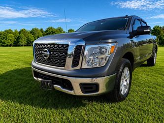 2017 Nissan TITAN