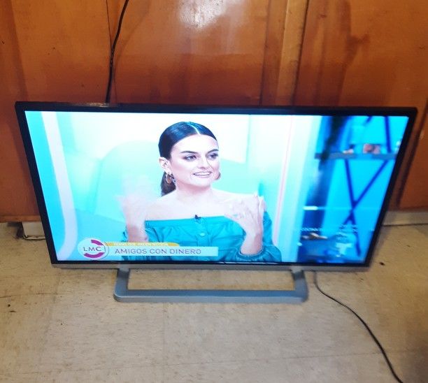 40" TOSHIBA LED HDTV 1080P
