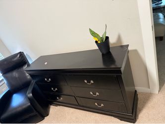 Dresser